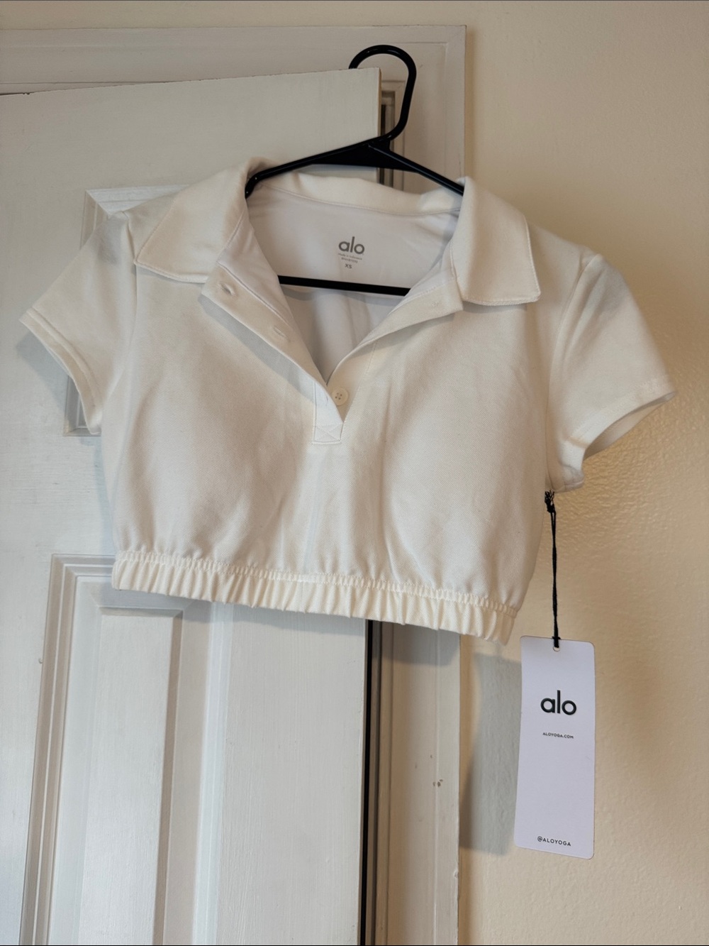 Alo Yoga Cropped Prestige Polo White Collared Cropped Short Sleeve Shirt XS - Picture 4 of 9